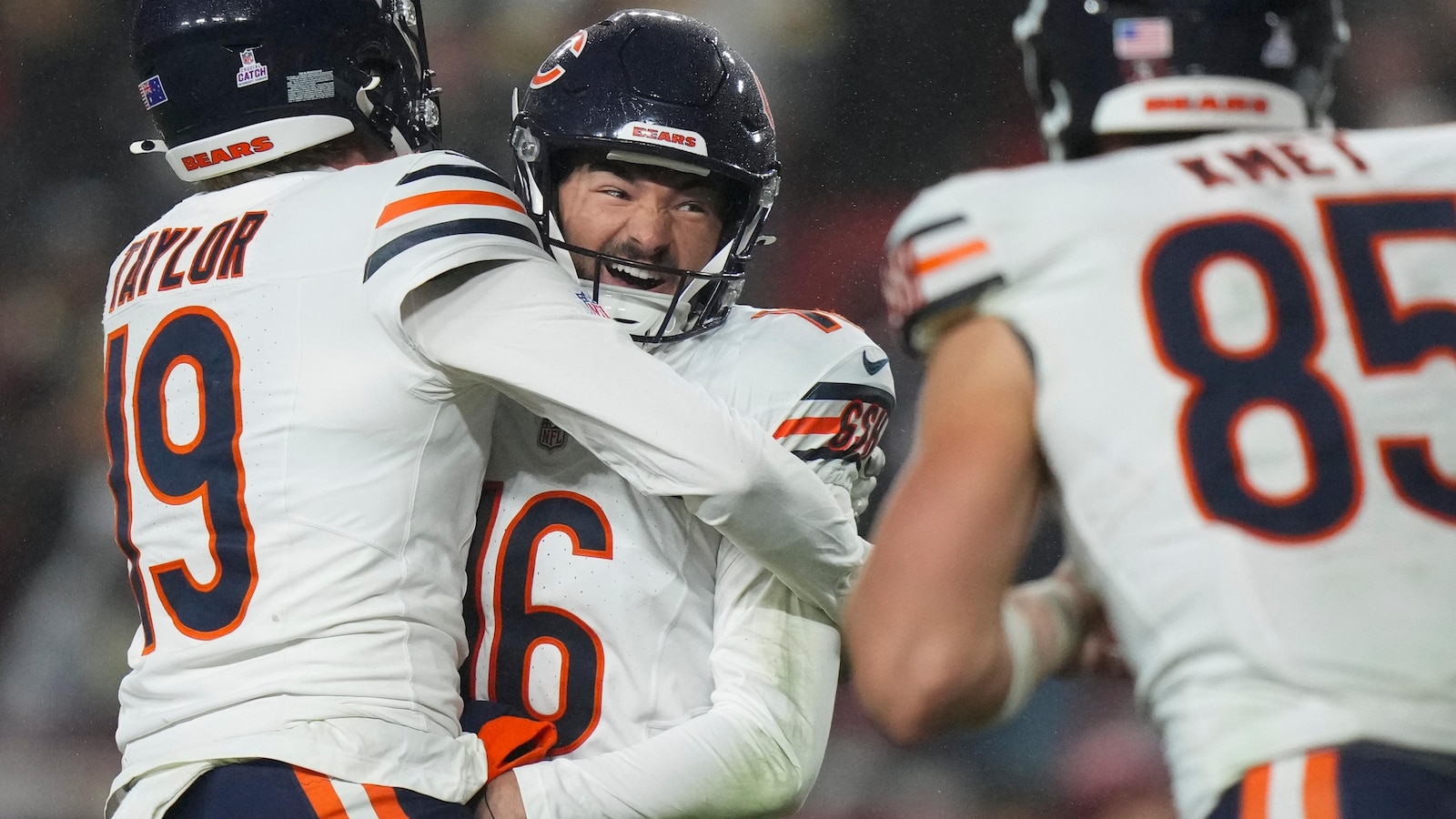 Bears building momentum with 3 straight wins after thriller at Washington